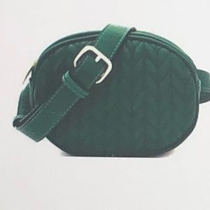 👜 Hunter Green fanny pack